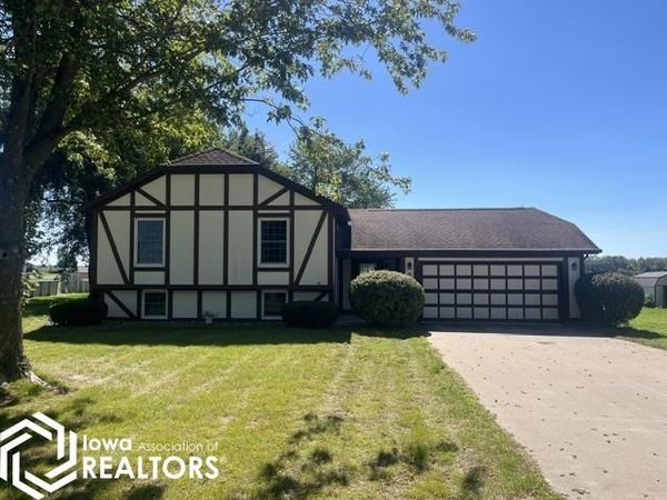 2506 W Highland Lane, Mount Pleasant, IA 52641
