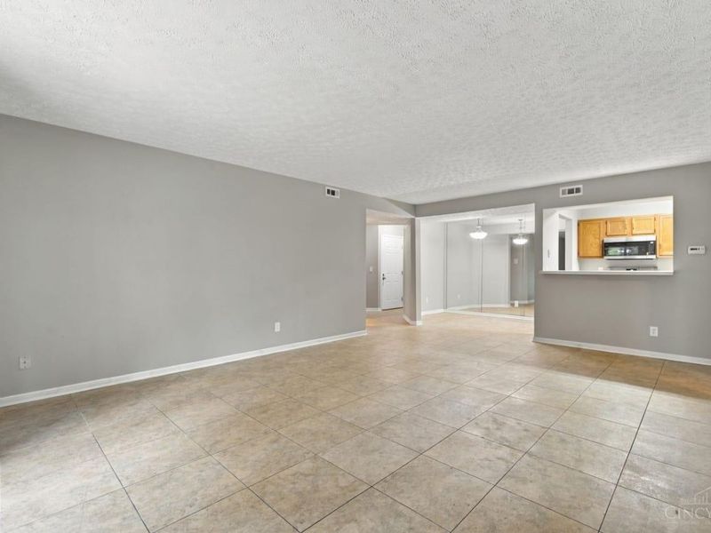 9610 Crosley Farm Drive, Unit 2, Colerain Township, OH 45251 Photo 11
