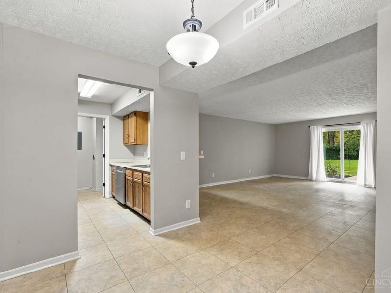 9610 Crosley Farm Drive, Unit 2, Colerain Township, OH 45251 Photo 15