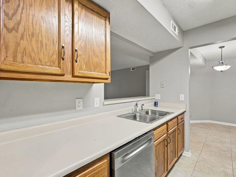 9610 Crosley Farm Drive, Unit 2, Colerain Township, OH 45251 Photo 18