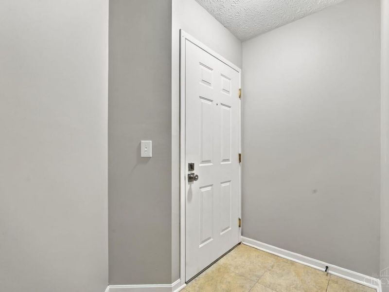 9610 Crosley Farm Drive, Unit 2, Colerain Township, OH 45251 Photo 5