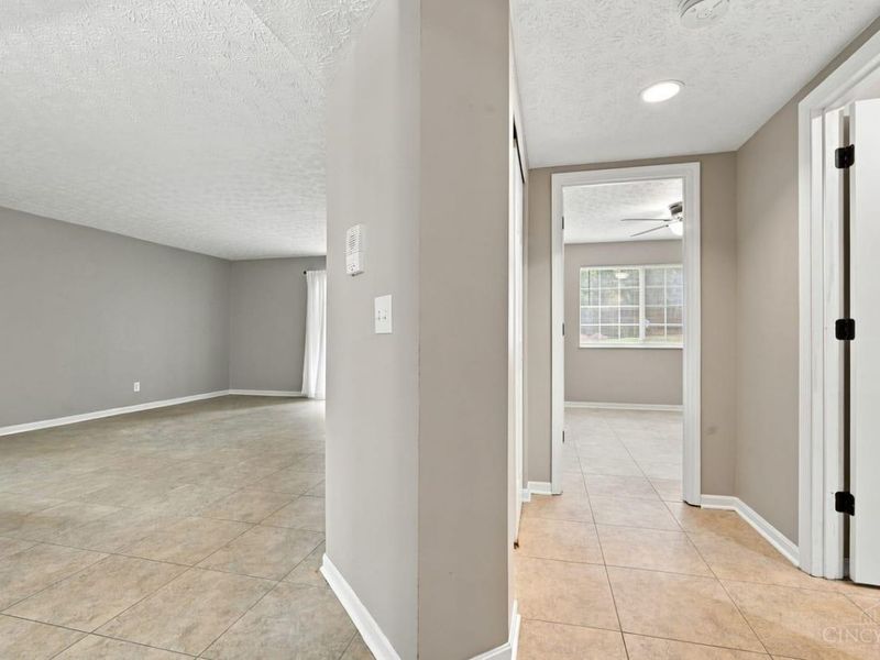 9610 Crosley Farm Drive, Unit 2, Colerain Township, OH 45251 Photo 6