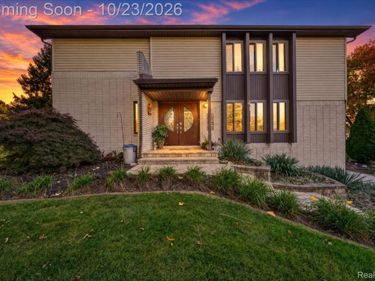 41 Hurondale Drive, White Lake Township, Mi 48386