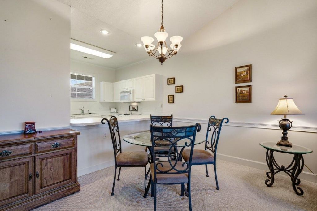 695 Riverwalk Dr. Photo 11