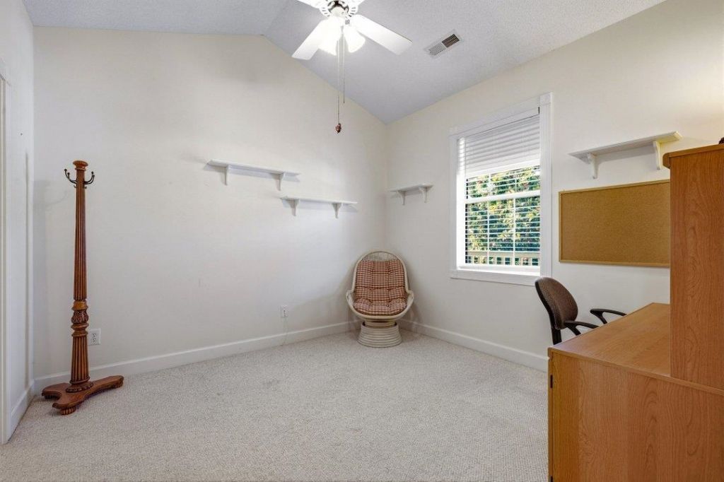 695 Riverwalk Dr. Photo 18