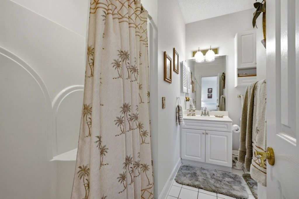 695 Riverwalk Dr. Photo 20