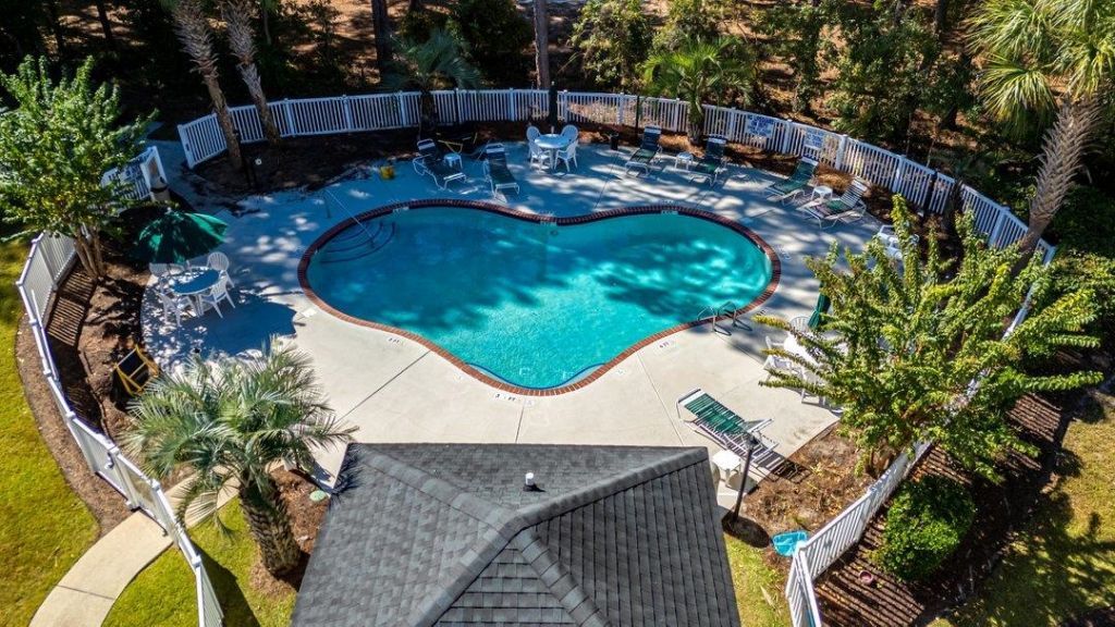 695 Riverwalk Dr. Photo 28