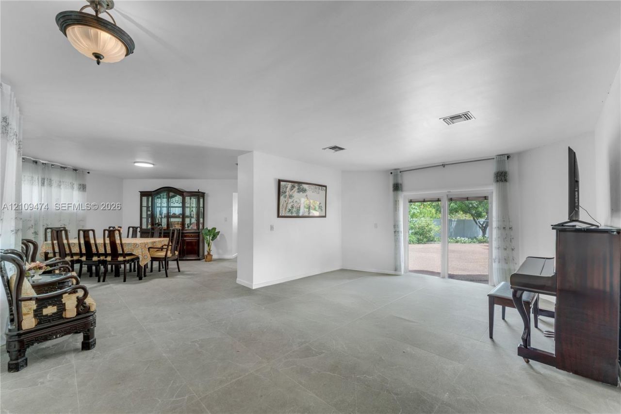13321 SW 105th Ave , Miami, FL 33176 Photo