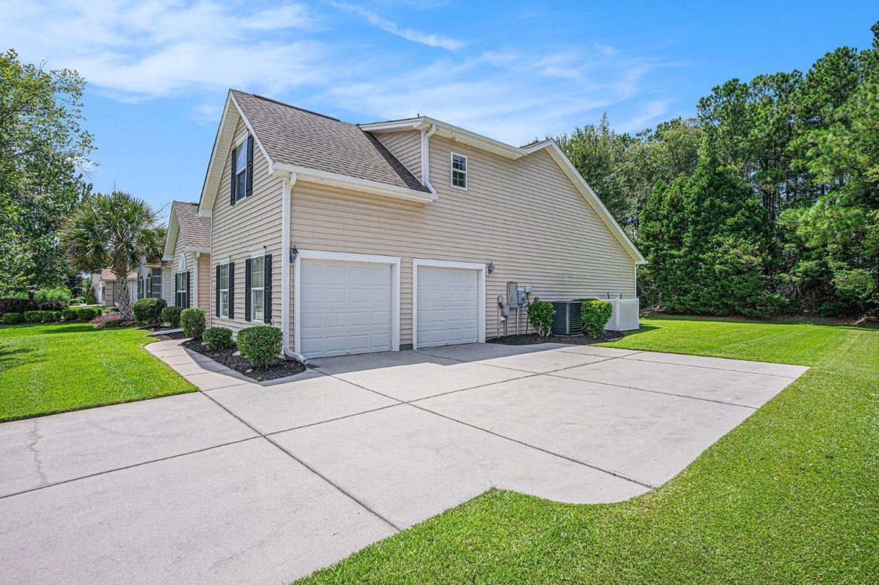 253 Carriage Lake Dr.  Photo 27