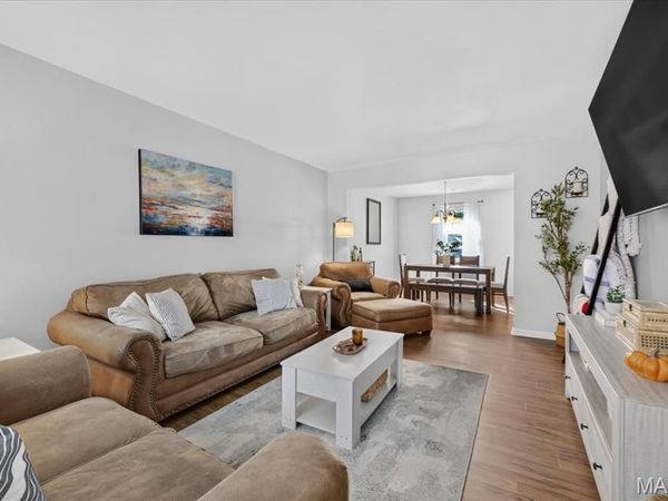 1034 Pinegate Drive, Kirkwood, MO 63122