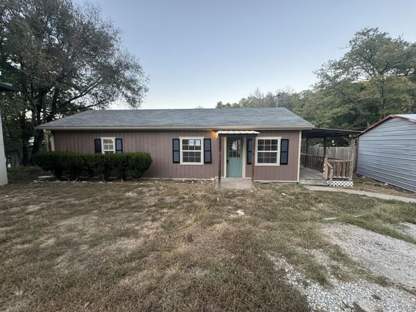 81 Claybough Street , Reeds Spring, MO 65737