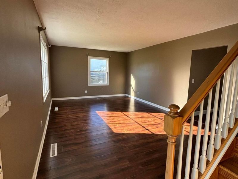 241 Topsfield Road , Columbus, OH 43228 Photo 3