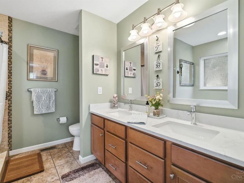 7426 Wethersfield Drive, Hamilton Township, OH 45039 Photo 24