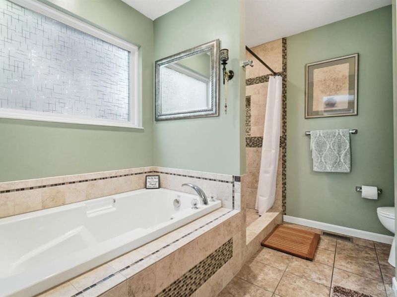 7426 Wethersfield Drive, Hamilton Township, OH 45039 Photo 27