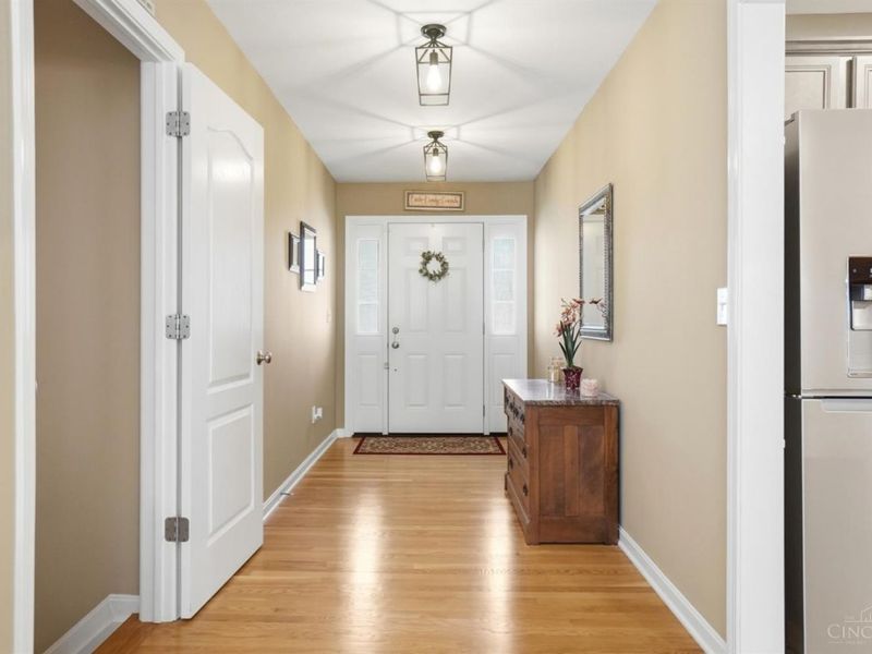 7426 Wethersfield Drive, Hamilton Township, OH 45039 Photo 5