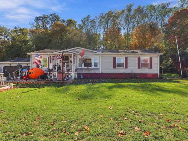 419 Felch Street, Lyons, MI 48851
