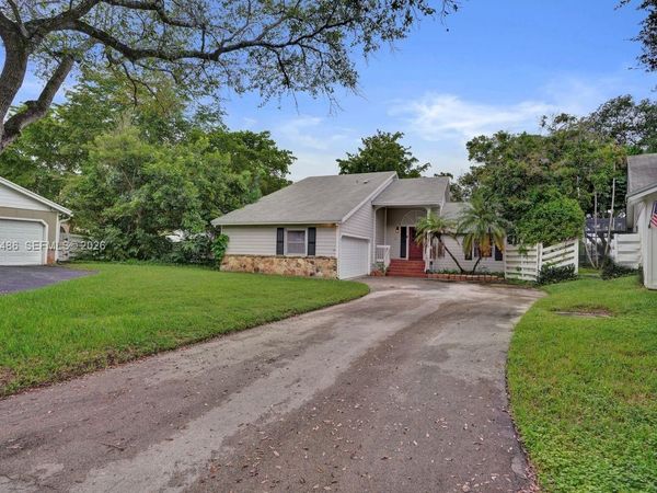 14978 SW 143rd Pl , Miami, FL 33186