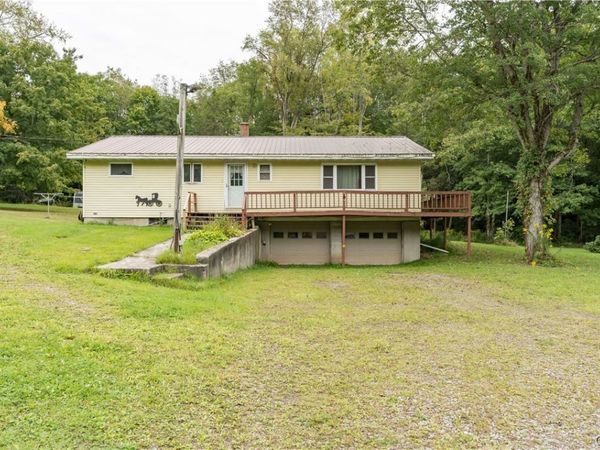 1900 County Route 11 , Parish, NY 13131