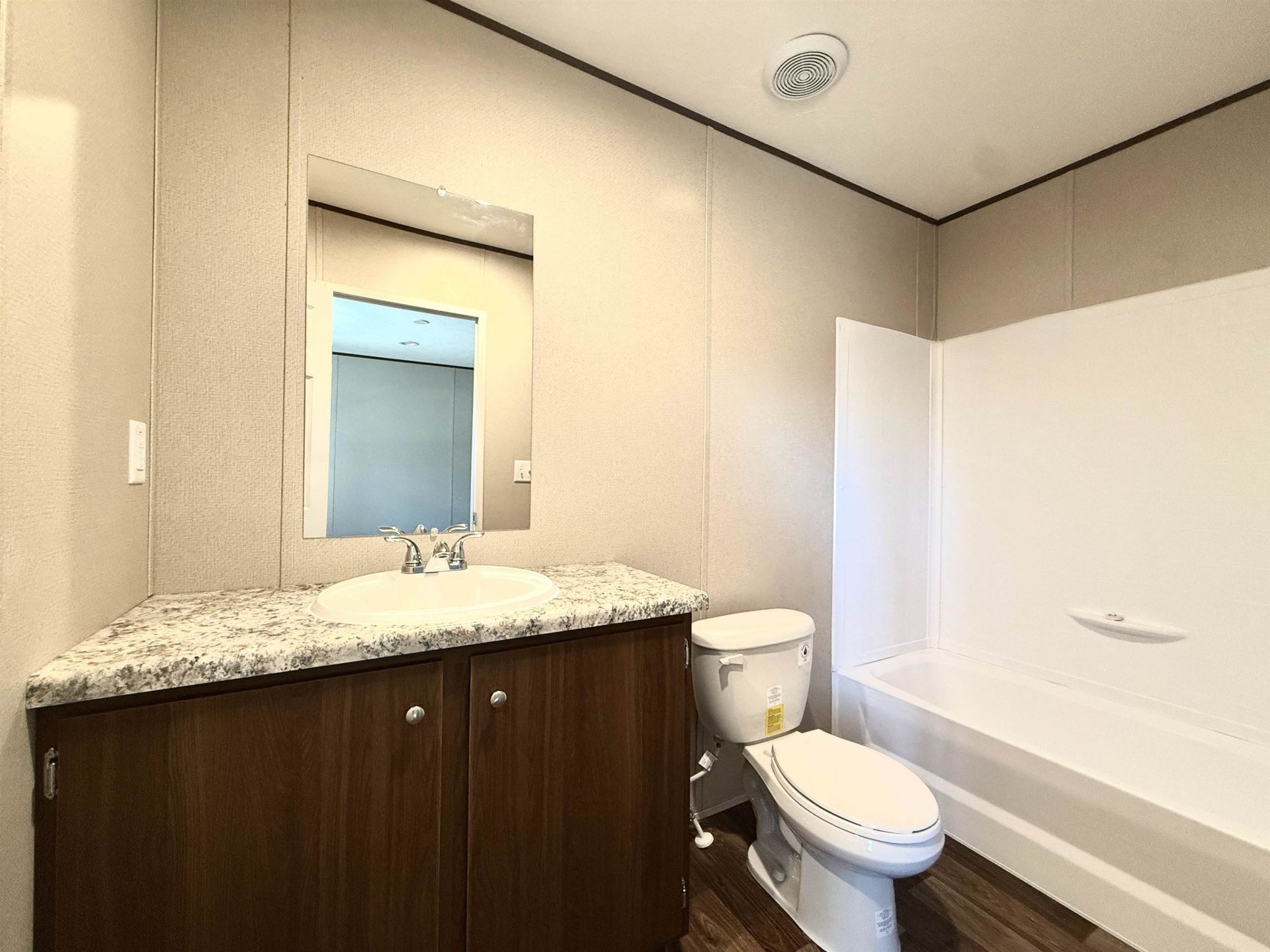 693 N Farr Ave.  Photo 7