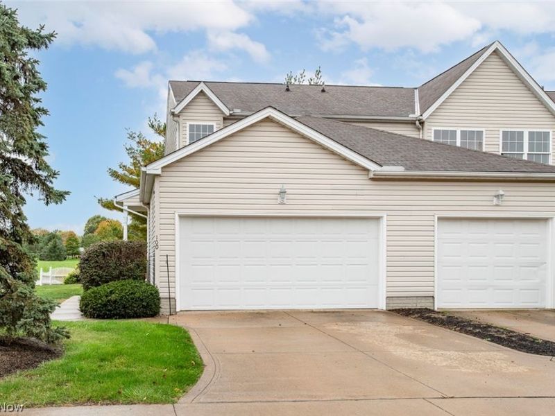 100 Meander Lane, Elyria, OH 44035 Photo 5
