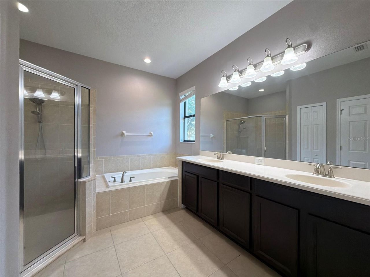12424 Belcroft Drive , Riverview, FL 33579 Photo