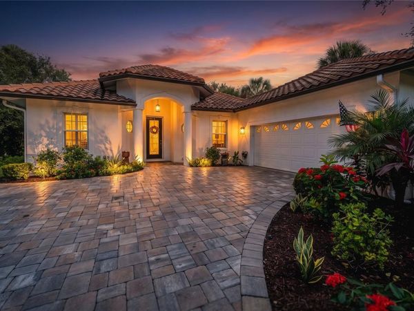 836 CONNEMARA CIRCLE, VENICE, FL 34292