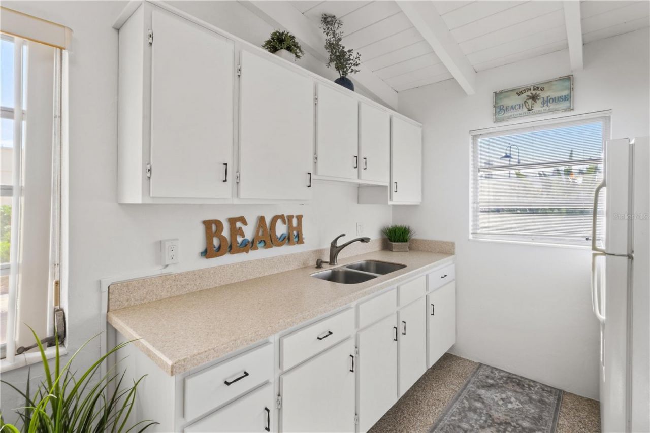 6006 Midnight Pass Road, Unit 11, Sarasota, FL 34242 Photo