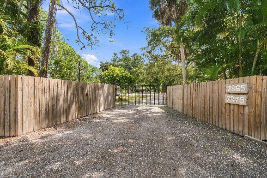 7865 27th Street E, Sarasota, FL 34243 Photo
