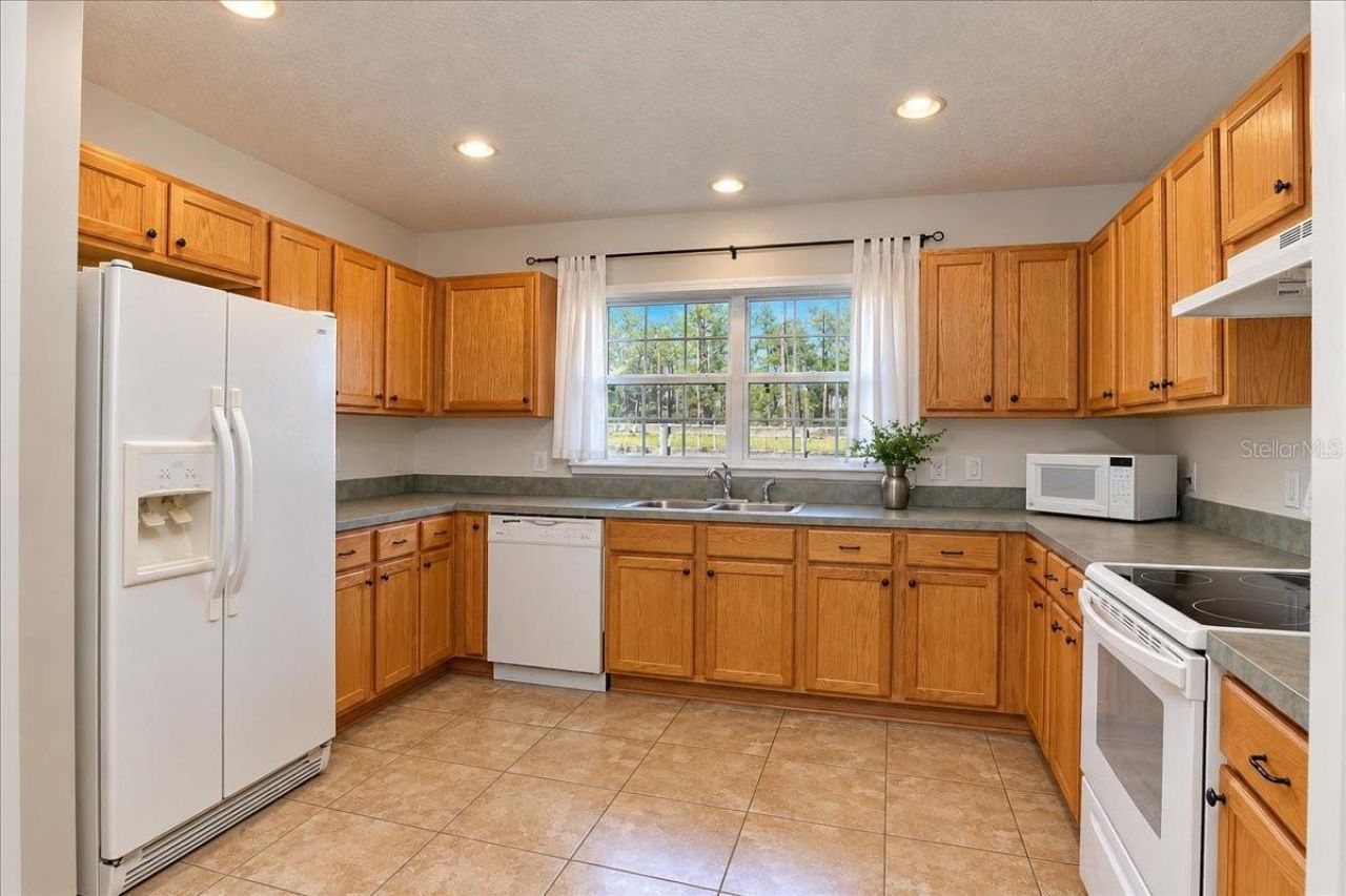 12931 SE 21st Place , Morriston, FL 32668 Photo