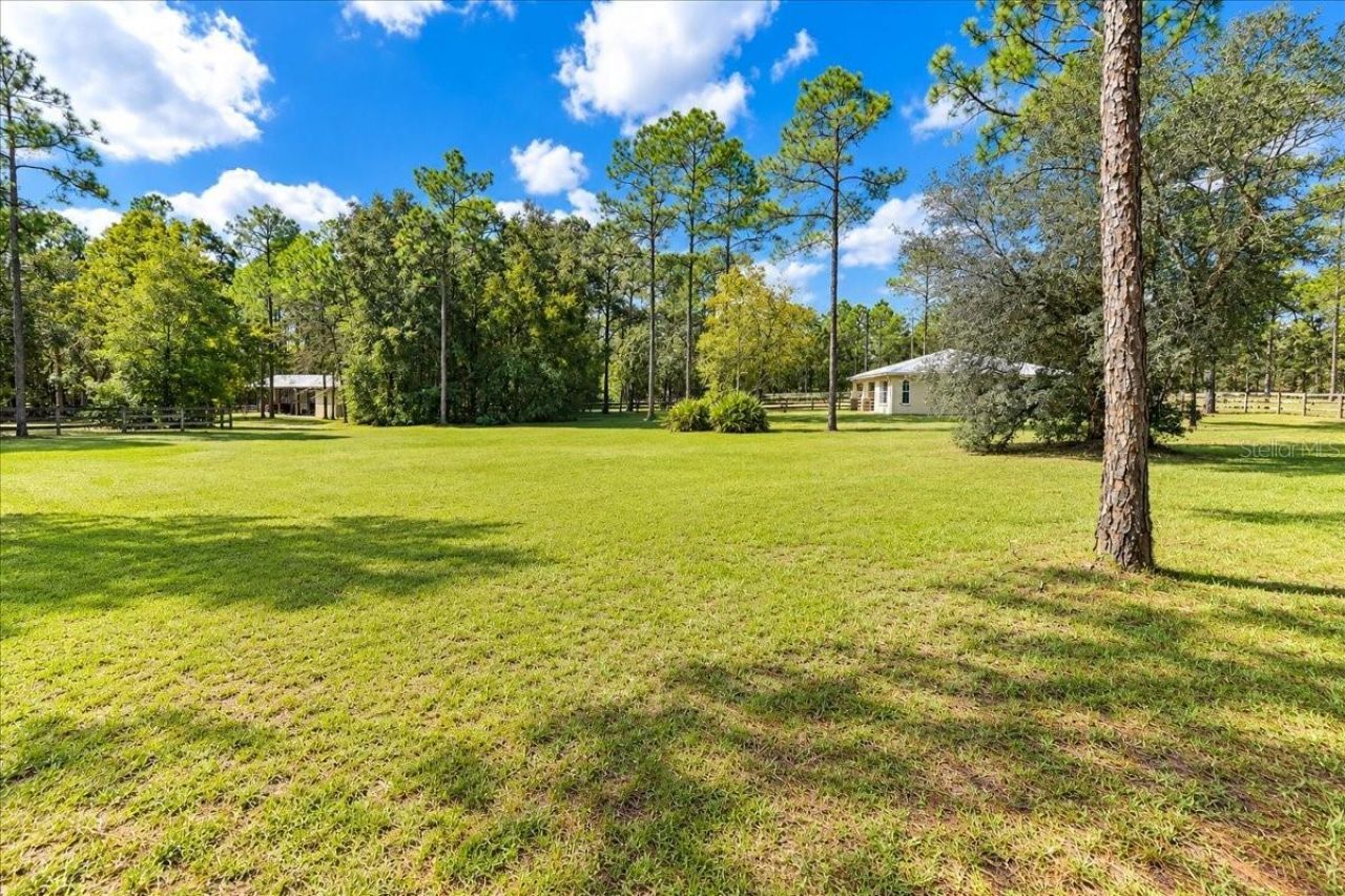 12931 SE 21st Place , Morriston, FL 32668 Photo