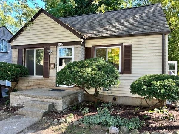 1017 Canterbury Drive, Pontiac, Mi 48341