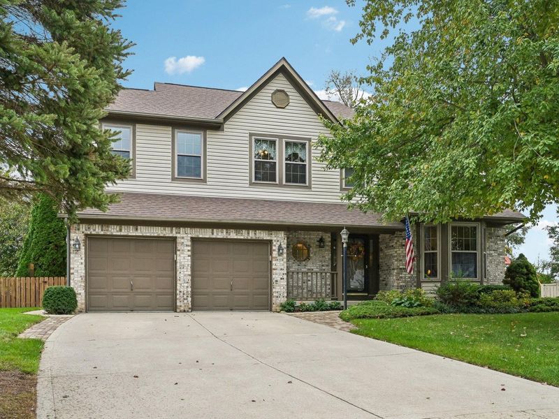 750 Montmorency Drive E, Pickerington, OH 43147 Photo 1