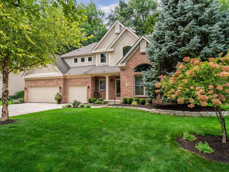 7651 Kestrel Way E, Dublin, OH 43017 Photo 1