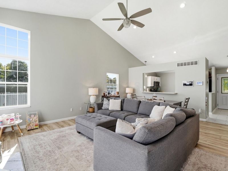 1138 Pacific Court , Worthington, OH 43085 Photo 6