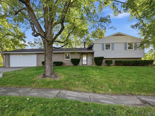 6948 Michelle Place, Englewood, OH 45322
