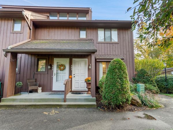 241 Old Farm Lane , Mohegan Lake, NY 10547