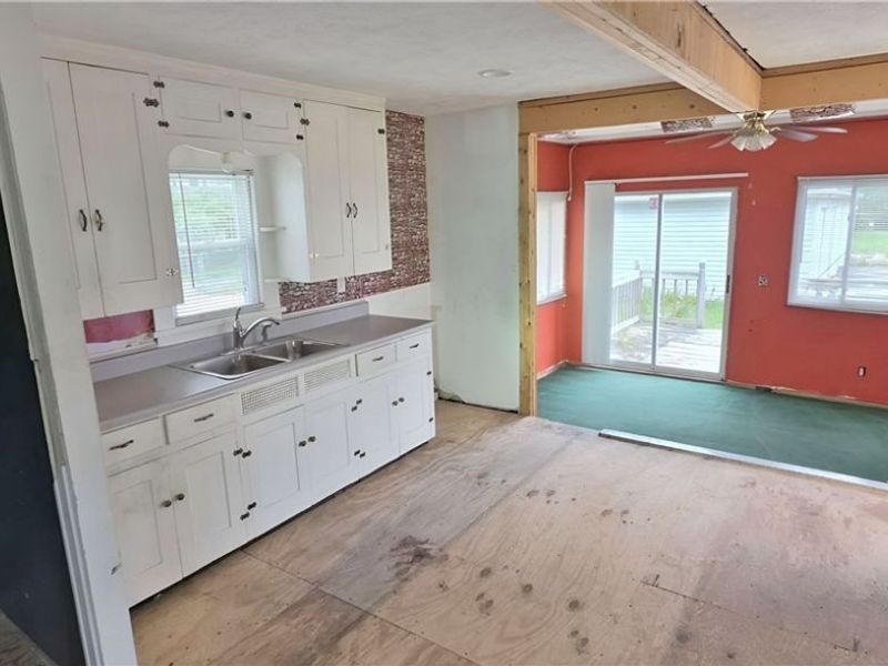 1394 East Avenue, Elyria, OH 44035 Photo 8