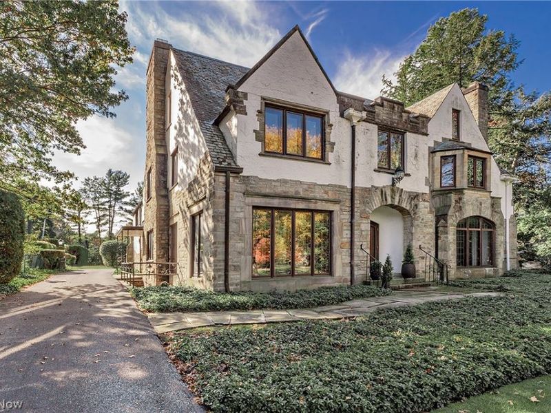 18420 Shelburne Road, Shaker Heights, OH 44118 Photo 1