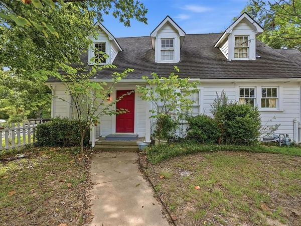 714 E 9th Street, Bonham, TX 75418