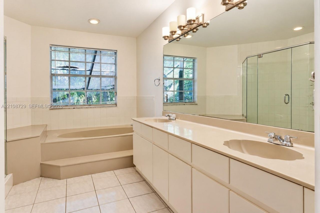 7246 SW 146th St Cir, Palmetto Bay, FL 33158 Photo