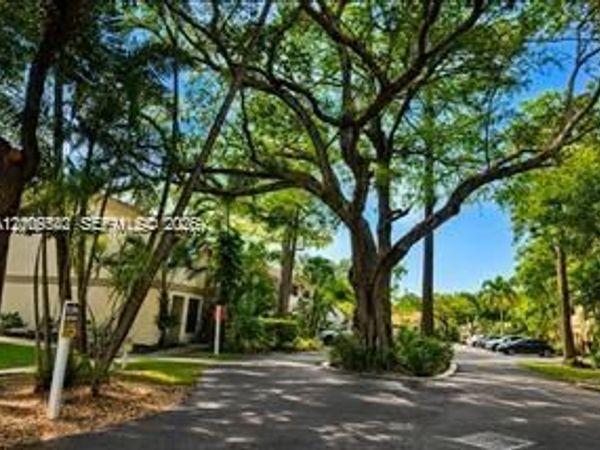 3082 S Oakland Forest Dr, Unit 1301, Oakland Park, FL 33309