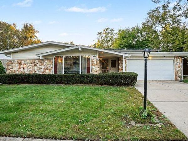 440 N Arizona Avenue , Glenwood, IL 60425