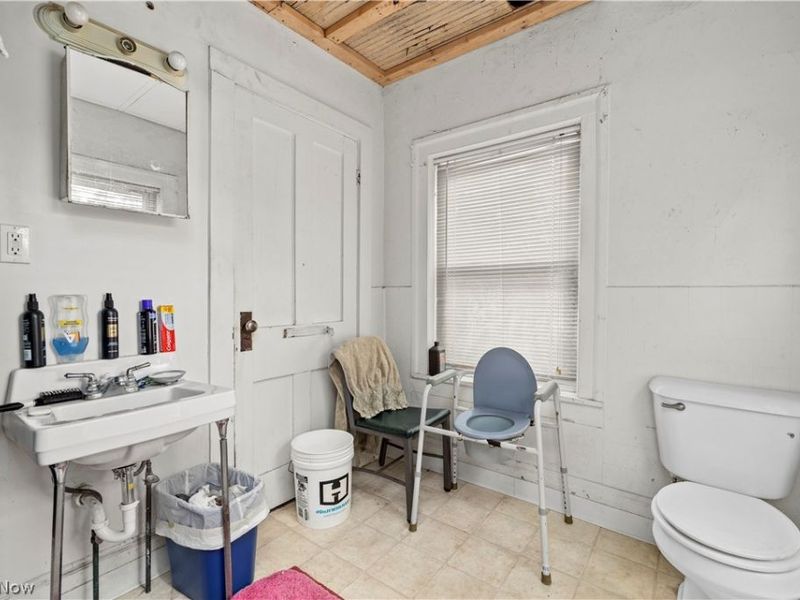 35968 Lorain Road, North Ridgeville, OH 44039 Photo 13