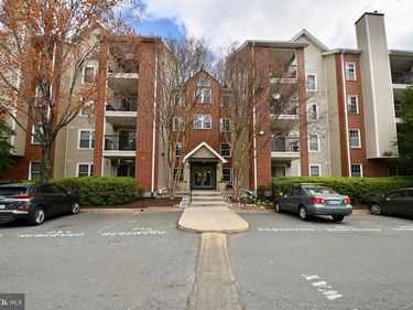 3315 WYNDHAM CIRCLE , Unit 2231, ALEXANDRIA, VA 22302