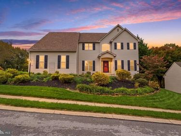 109 E GREENBRIAR DRIVE , YORK, PA 17407