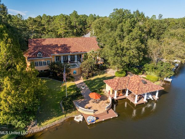 16 Chandeleur Point, Hattiesburg, MS 39402