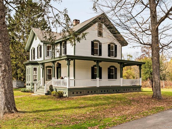 23 Frog Alley , Chatham, NY 12136