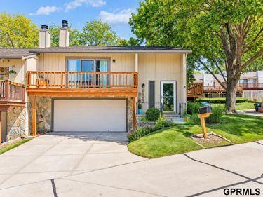 9362 Decatur Plaza, Omaha, NE 68114