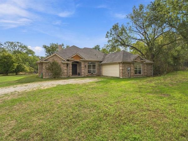 502 Three Skillet Road, Springtown, TX 76082