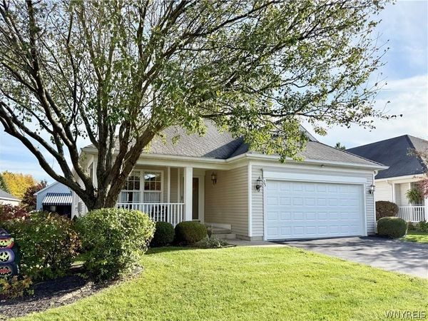 25 Creek Walk , Buffalo, NY 14227